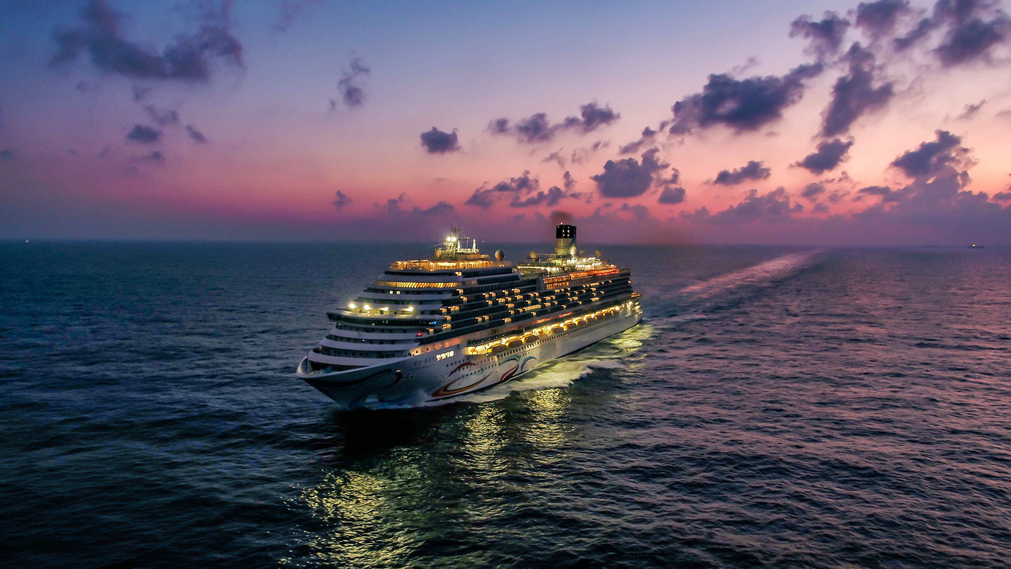 绝美大片!中国首制大型邮轮试航成功胜利凯旋