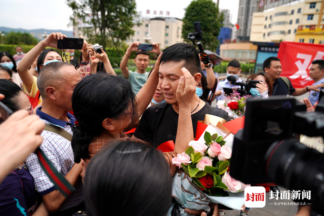 失散33年!男子跨越1200余公里到广元与父母相认