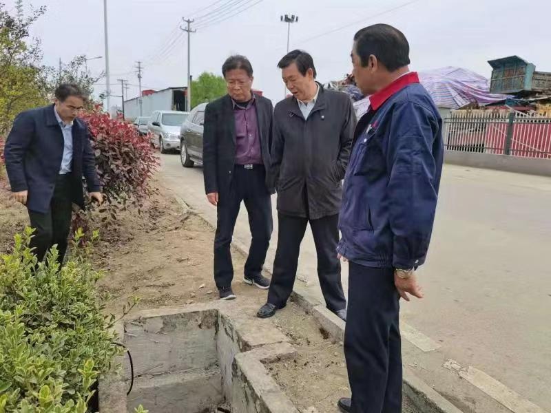 省商务厅一级巡视员乔兴力一行赴凤阳县刘府鎮督查报废机动车回收拆解