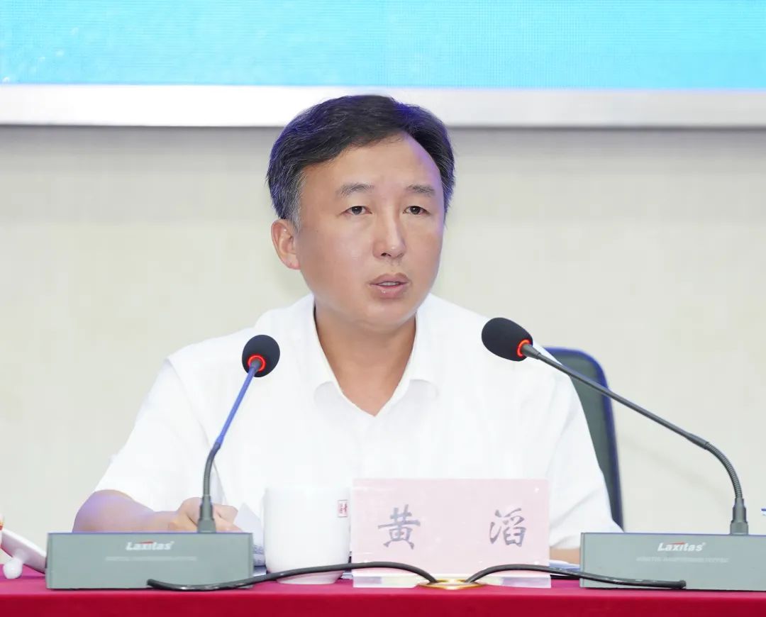 黄滔主持召开市第二届人民政府第27次常务会议