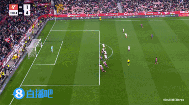 西甲-巴萨3-1紧追皇马 莱万替补建功_西甲第23轮巴萨客客场挑战塞维利亚_莱万垫射破门巴尔加斯扳平比分