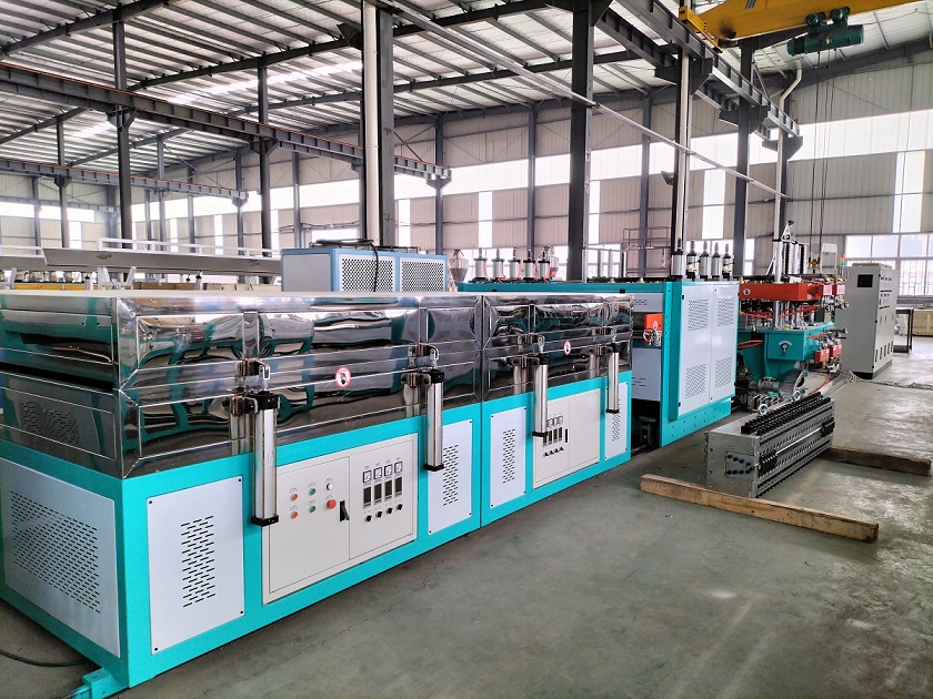 中空格子板设备的相关参数