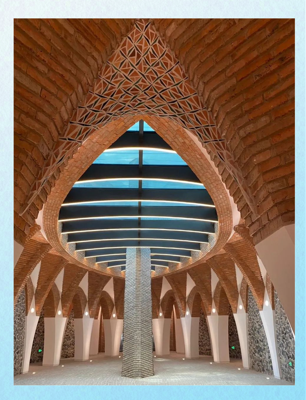 深圳marisfrolg 玛丝菲尔总部大楼:探寻魔幻与可持续的完美交融