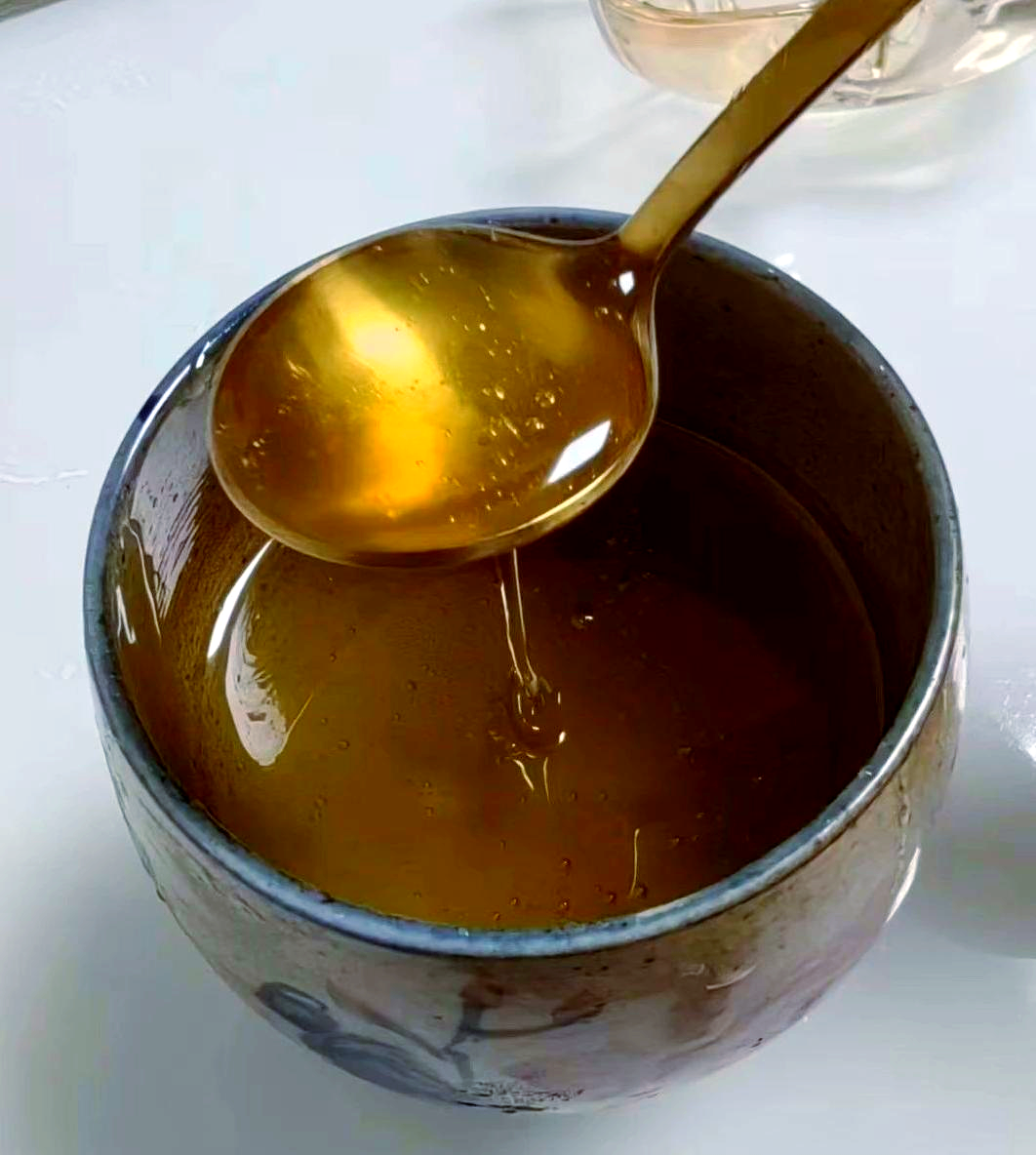 香油加蜂蜜(香油加蜂蜜加醋冲水喝能快速排便吗)