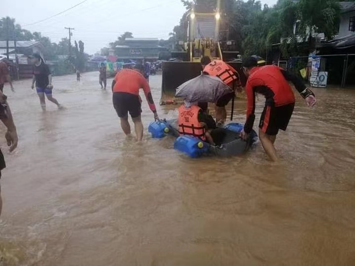 台风科罗旺过境菲律宾 已致8人死亡2人受伤