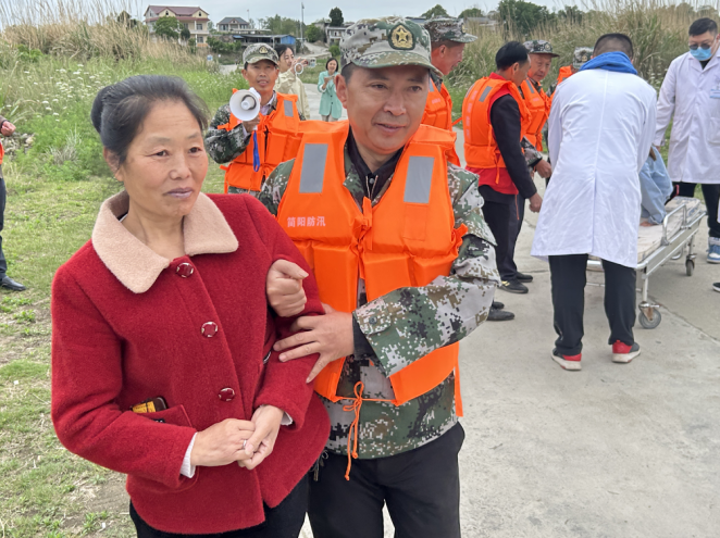 成都简阳市宏缘镇开展防汛抢险应急演练