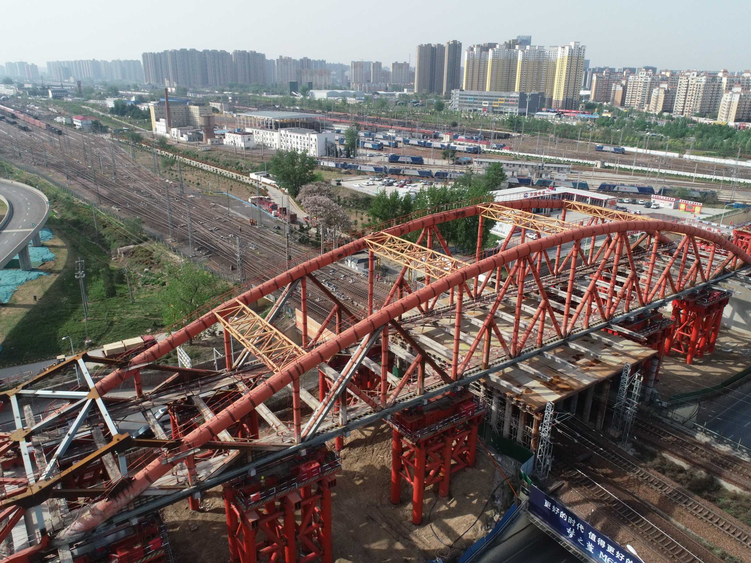 郑州彩虹桥旧桥拆除6月底完成 明年9月底完工通车