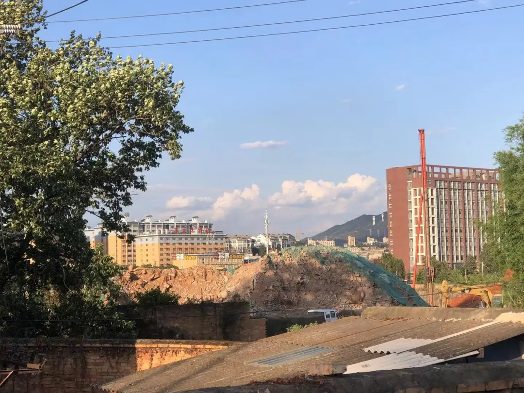 昆明盘龙茨坝街道这个地块迎重建,将配建12班幼儿园!