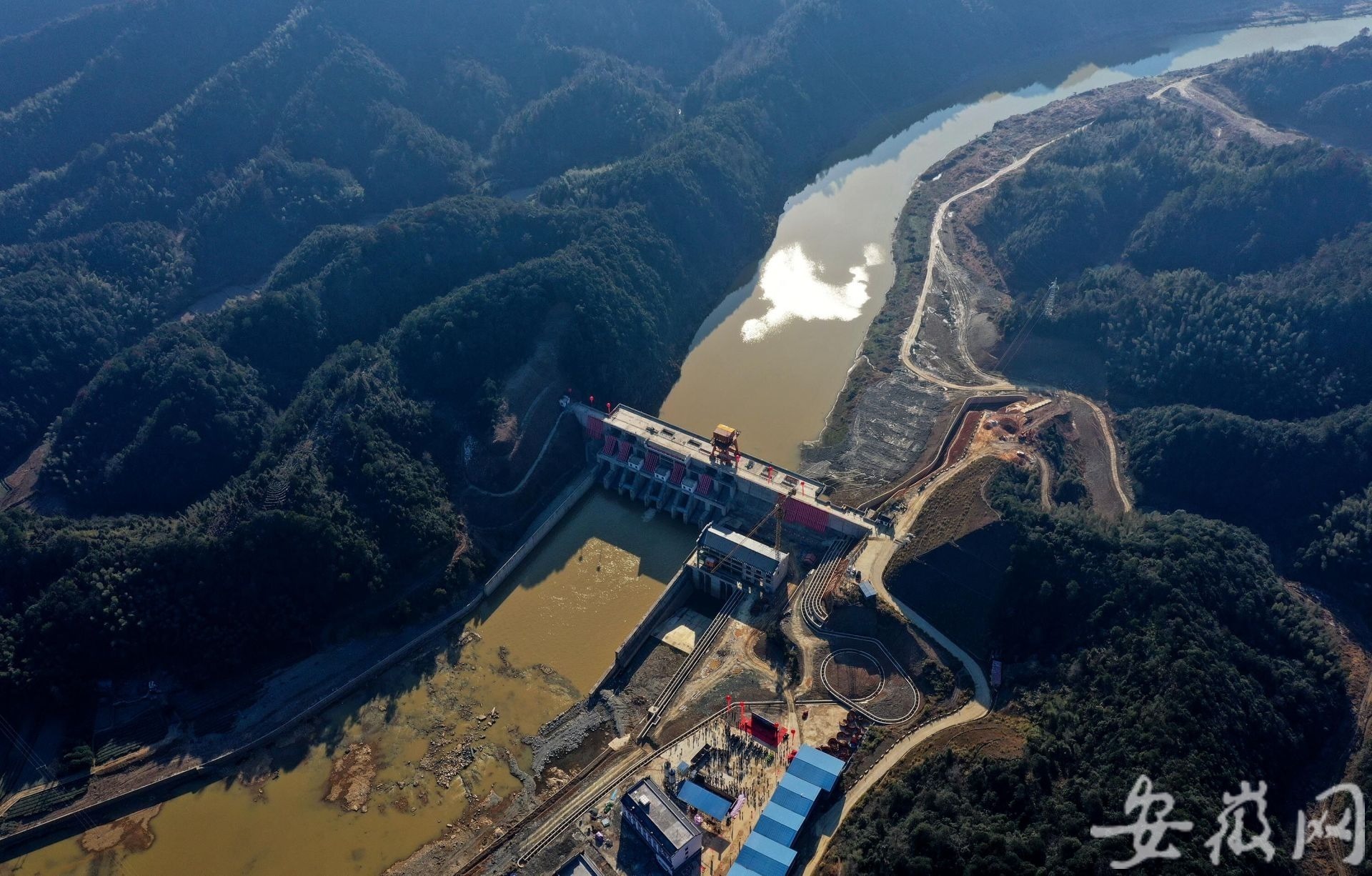 国家重点水利工程黄山月潭水库正式下闸蓄水