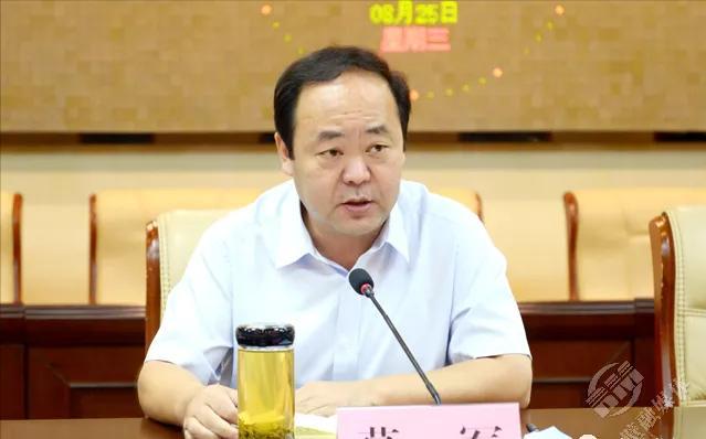 葛军任赤壁市人民政府副市长,代理市长,潘希中,樊琦为副市长