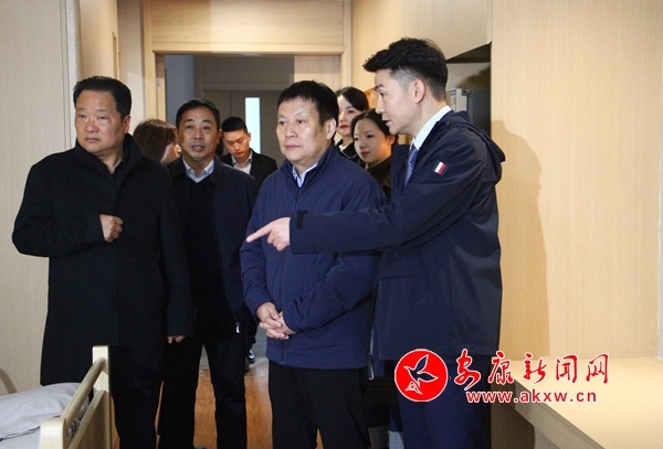 邹顺生到安康高新区调研康养产业发展情况