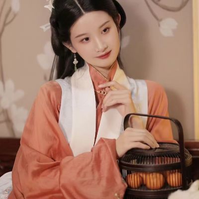 《穿越之分手大师》一朝穿越千年前,专业分手二十年!