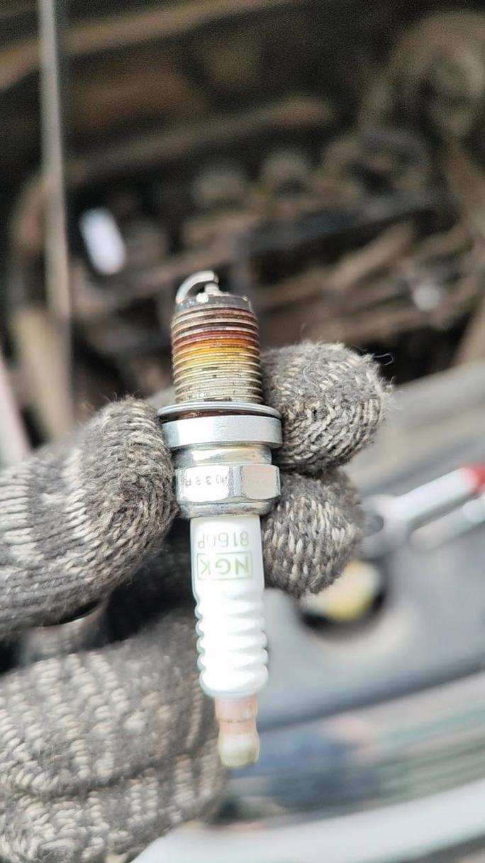 别克gl8火花塞多久换一次