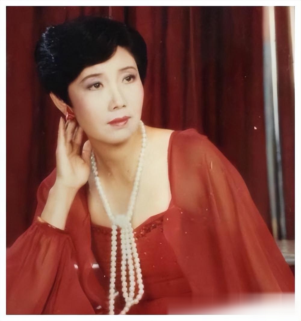 "祝师奶"舒力生:1958年向伟人敬献鲜花,自此为艺术"献身"!