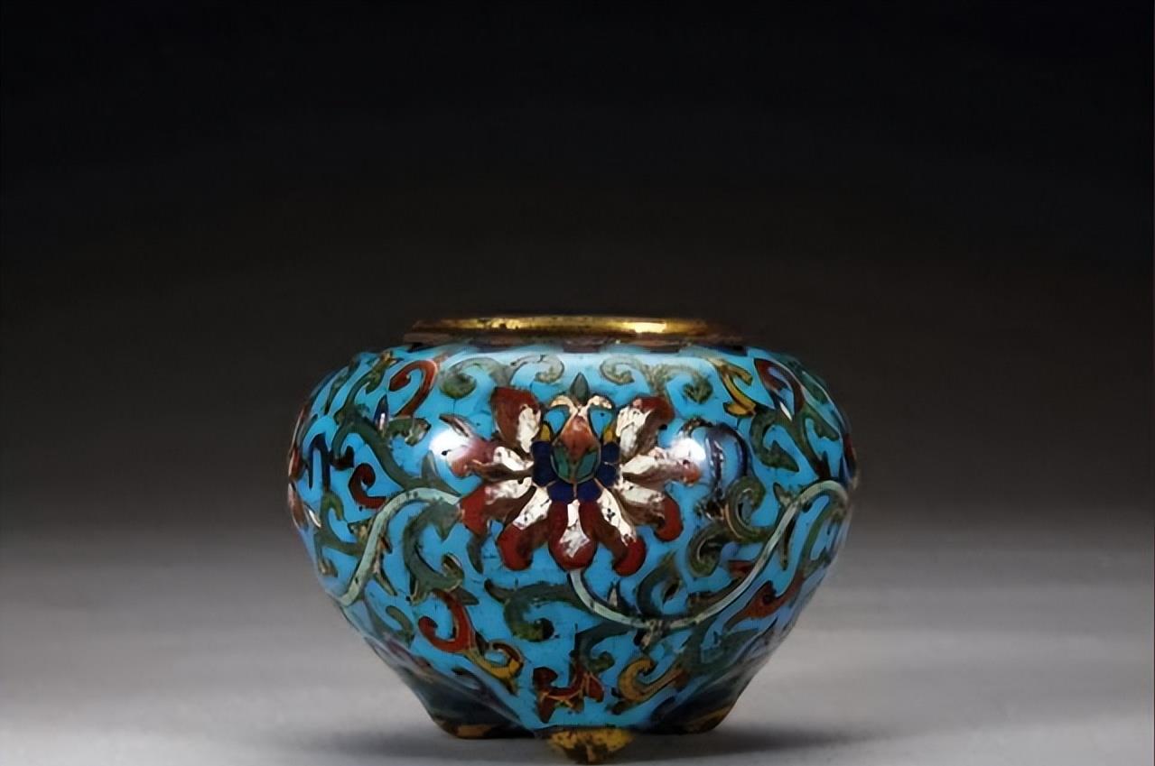 中国搪瓷在国外爆火?每年能创收益240亿,老外:"高端艺术品"