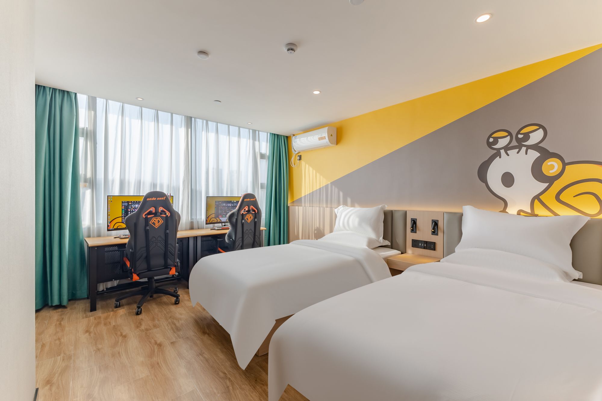 ota评分平均5.0,城小蜗如何在内卷的电竞酒店市场脱颖而出?