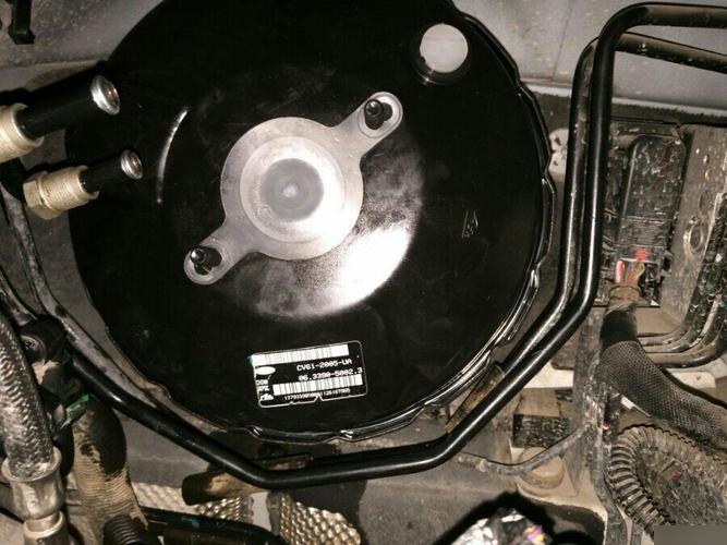 真空助力泵漏气怎么修?