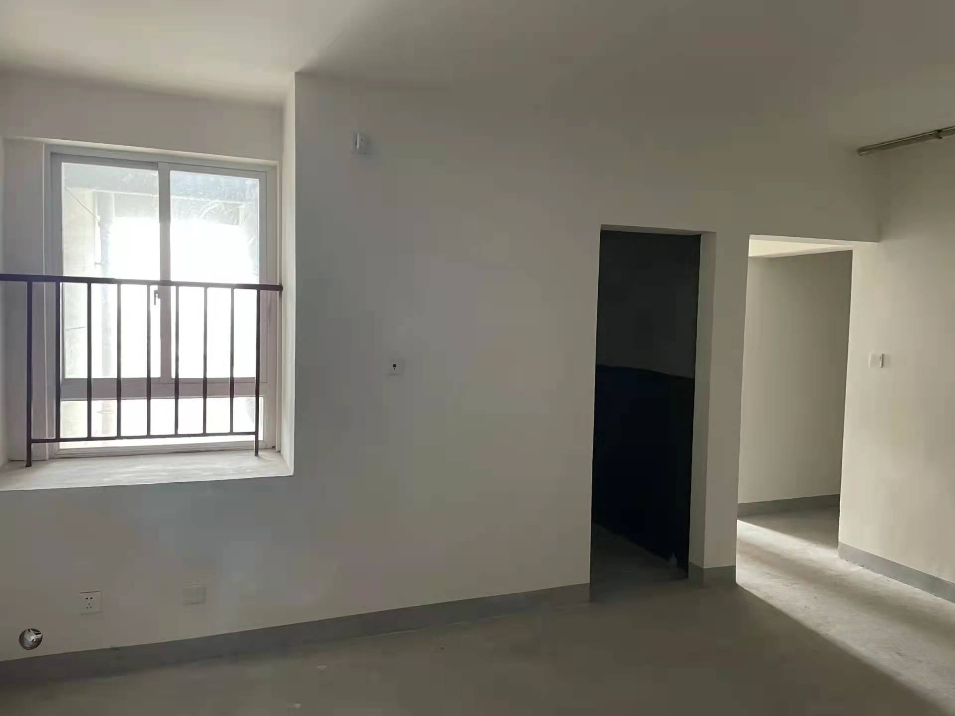 宝林枫景苑电梯三房刚交房!