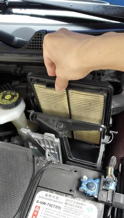 逍客空调滤芯怎么更换?