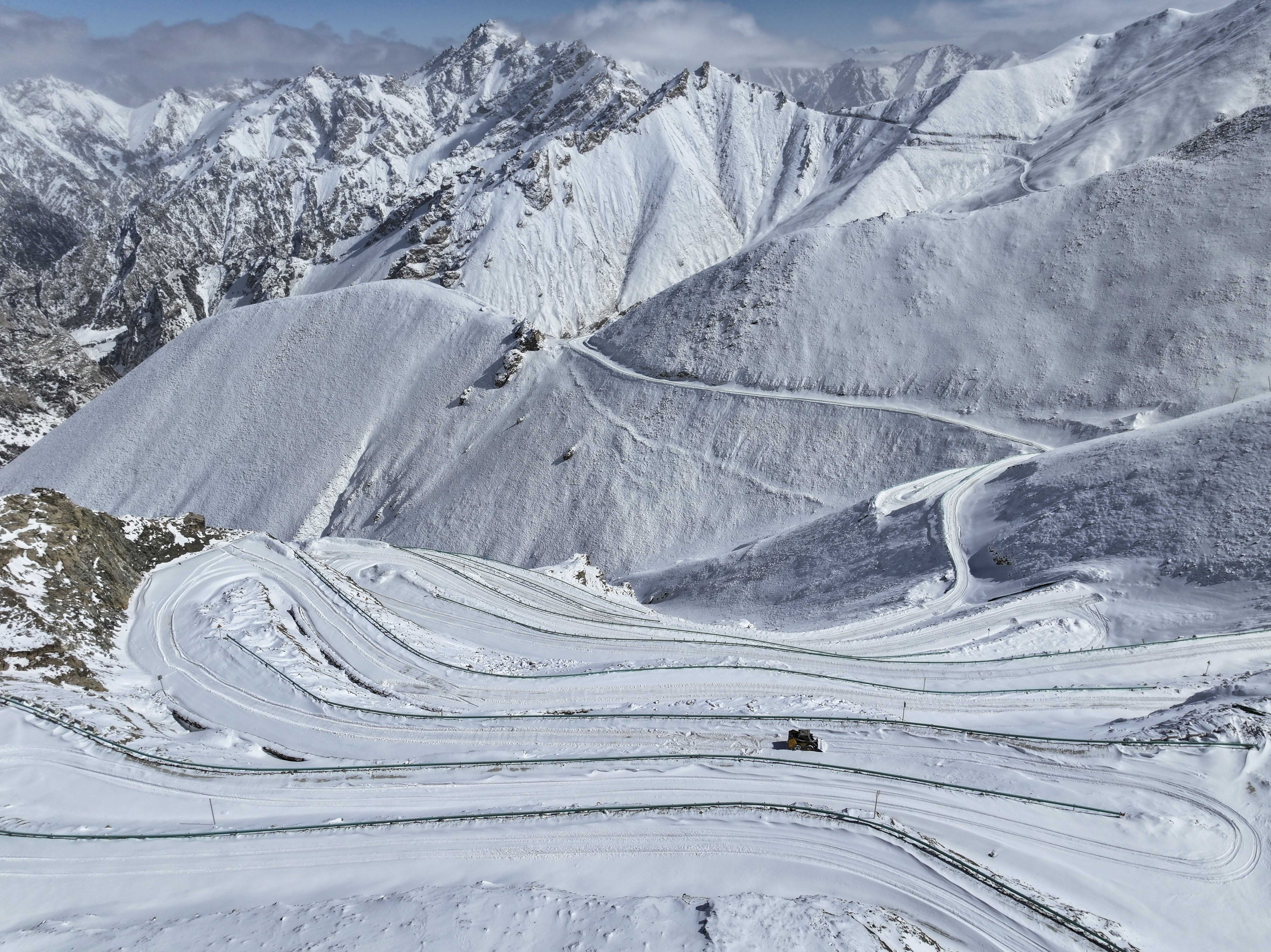 昆仑山雪景图片