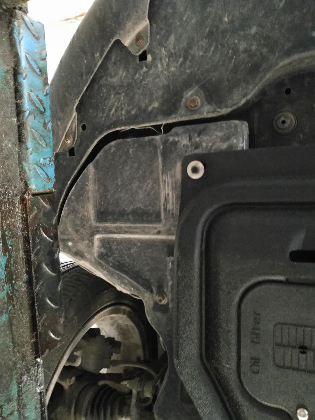 Panel inferior derecho para cabina de conductor de cami¨®n Beiben