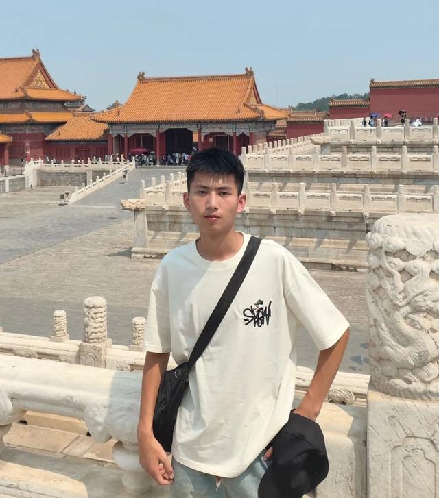 喜报|玉山一中又有两位同学被录取为空军飞行学员