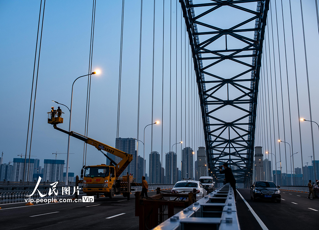 武汉:江汉七桥"汉江湾桥"正式建成通车