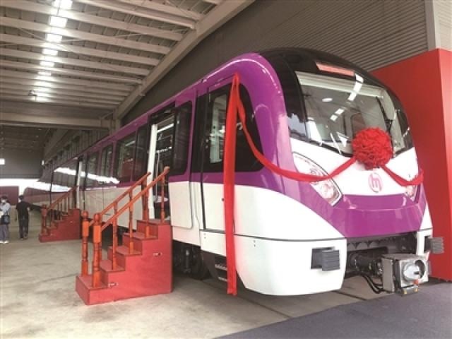 hz metro line 7 debuted with purple carriages