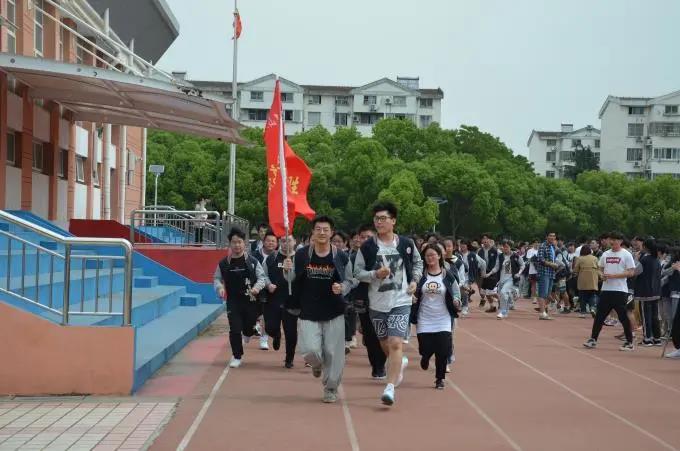 "沟通你我他,绽放生命花"昆山文峰高级中学心理健康活动月集锦