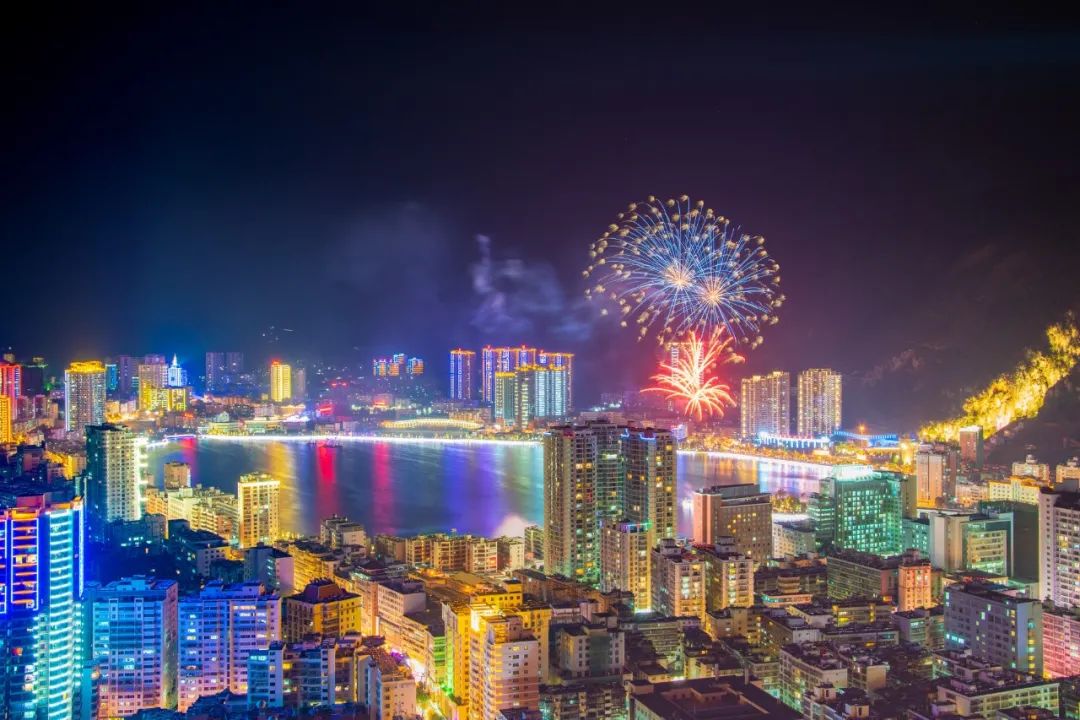 约起跨年夜个旧将上演浪漫烟花秀燃放时间就在