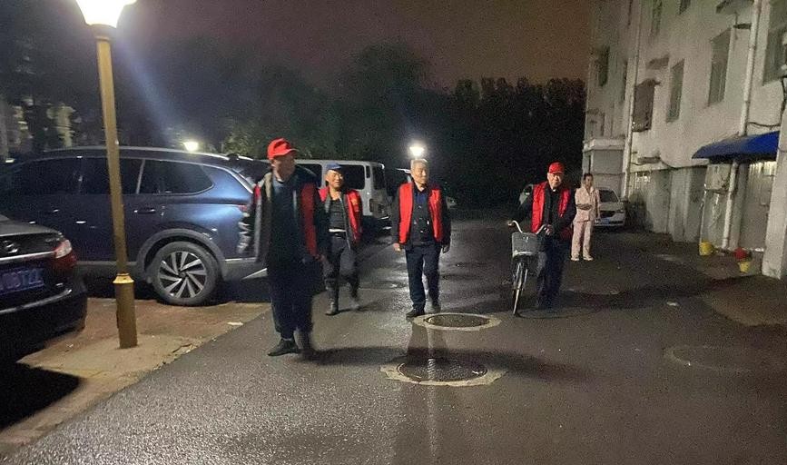 沂河新区白沙埠镇:夜巡,双脚踏出平安道