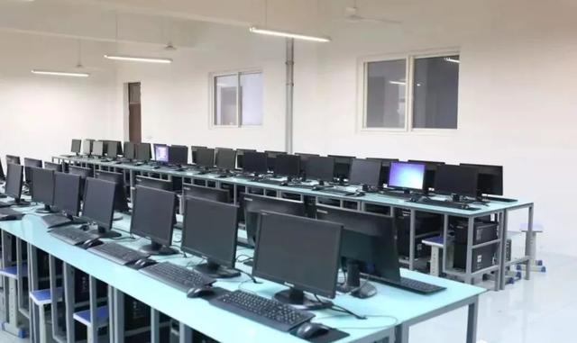 带你走进西安海棠技师学院电子商务专业