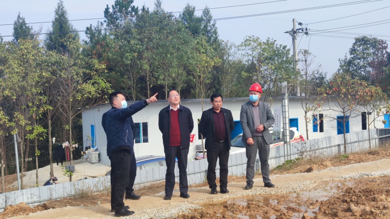 「图文」万学成督导重点项目建设