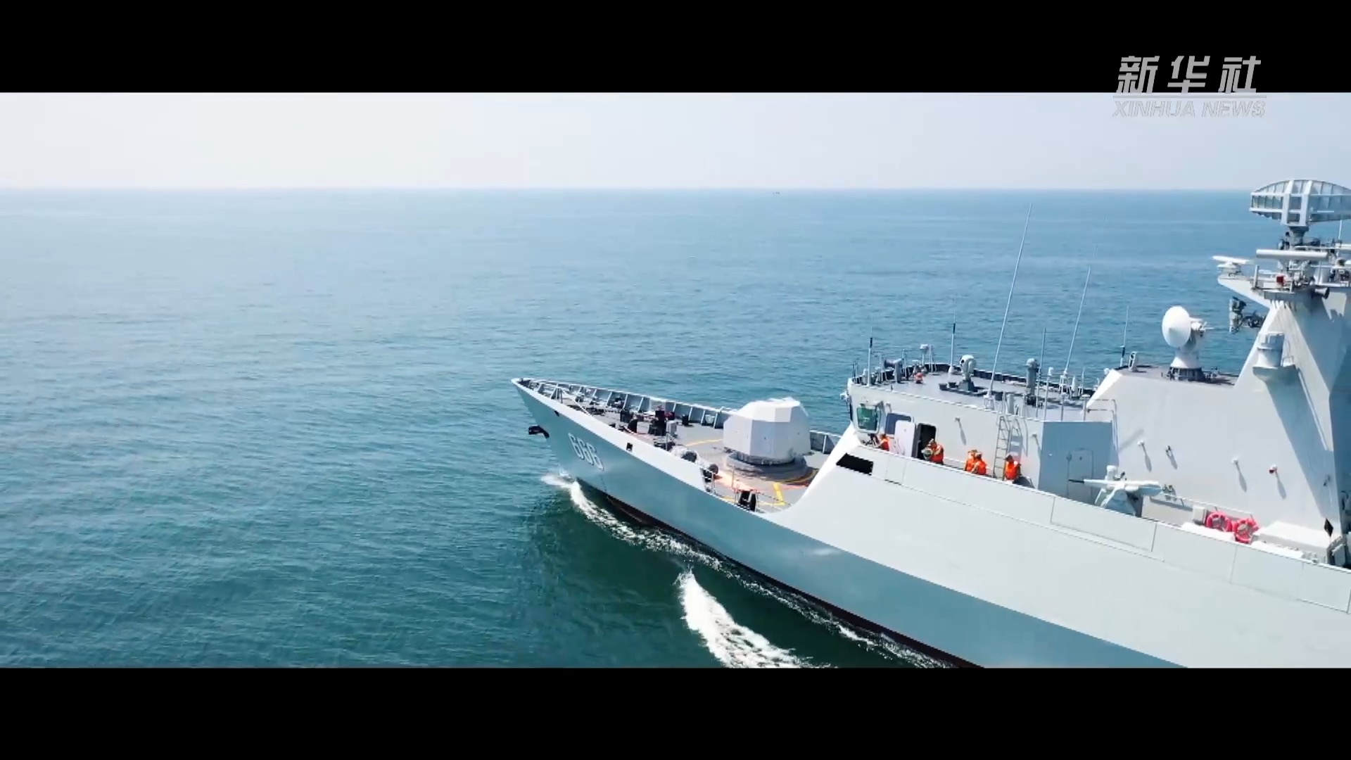 战舰出击!解放军驻香港部队宿迁舰开展海上实战化训练
