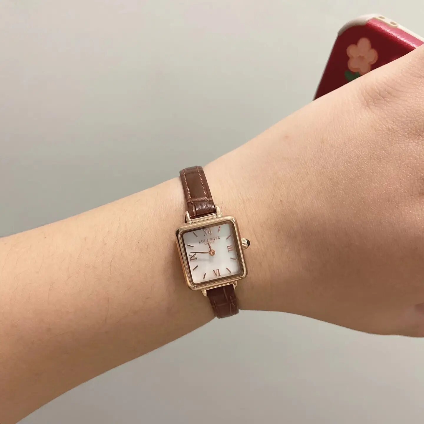 彰显优雅格调,lolarose石英防水女士腕表,时尚之选