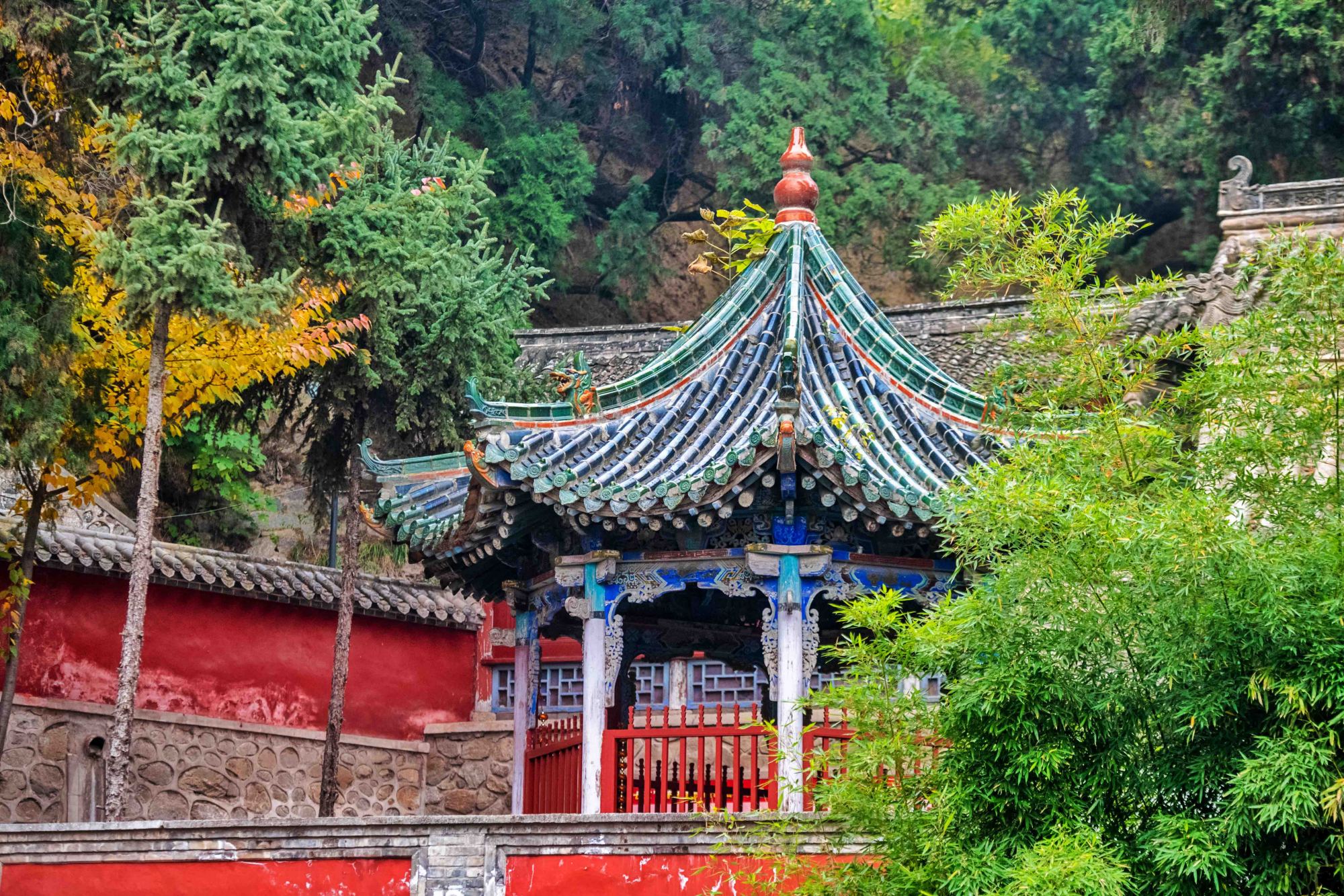 甘肃有个超灵验的道观,因一汪泉水而出名!还是国家级保护文化