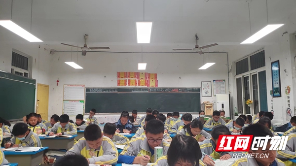 湘潭县云龙中学:明灯点亮"视"界 柔光守护"睛"彩