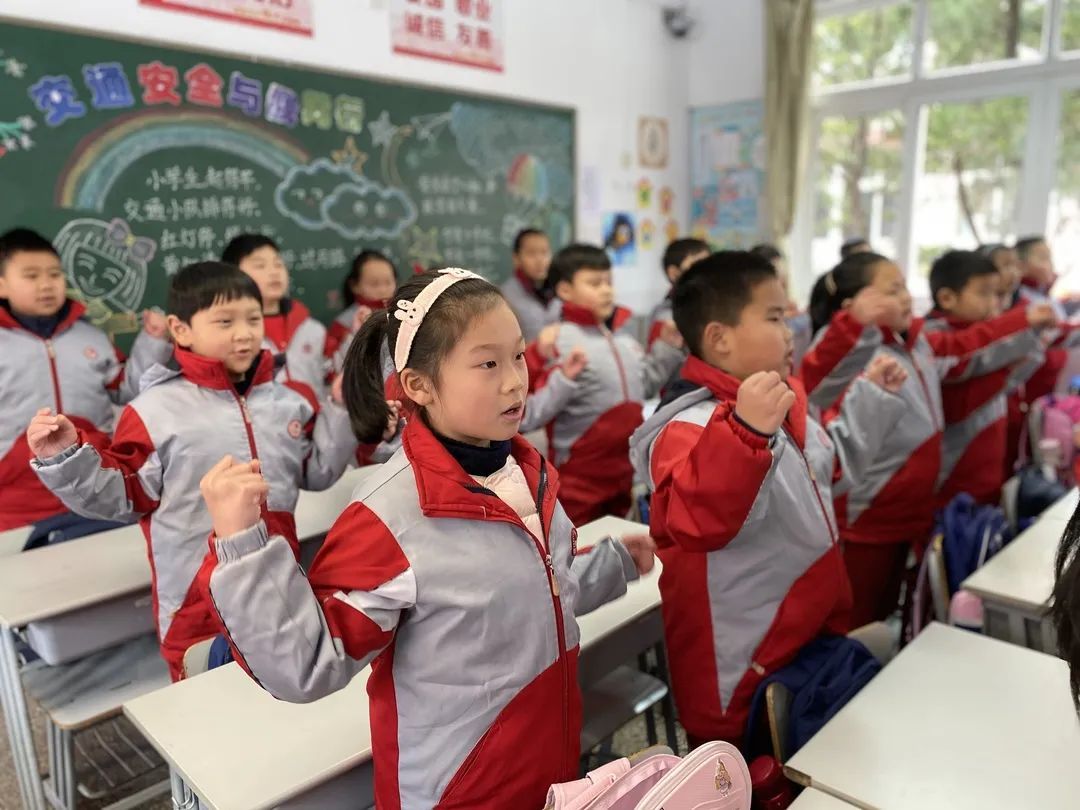 快乐起航 幸福向未来 ——龚路中心小学2021学年第二学期开学第一天