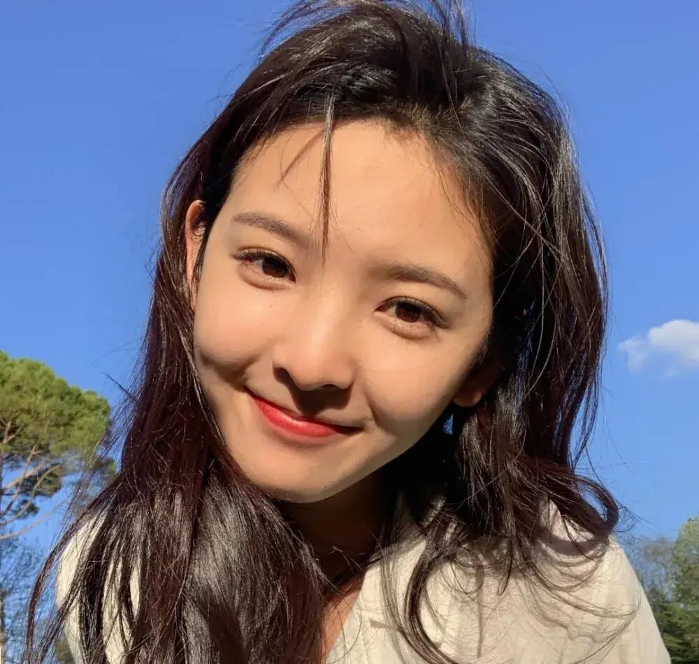 凭"初恋脸"走红的章若楠,被郭敬明捧红,王思聪也关注的女人!