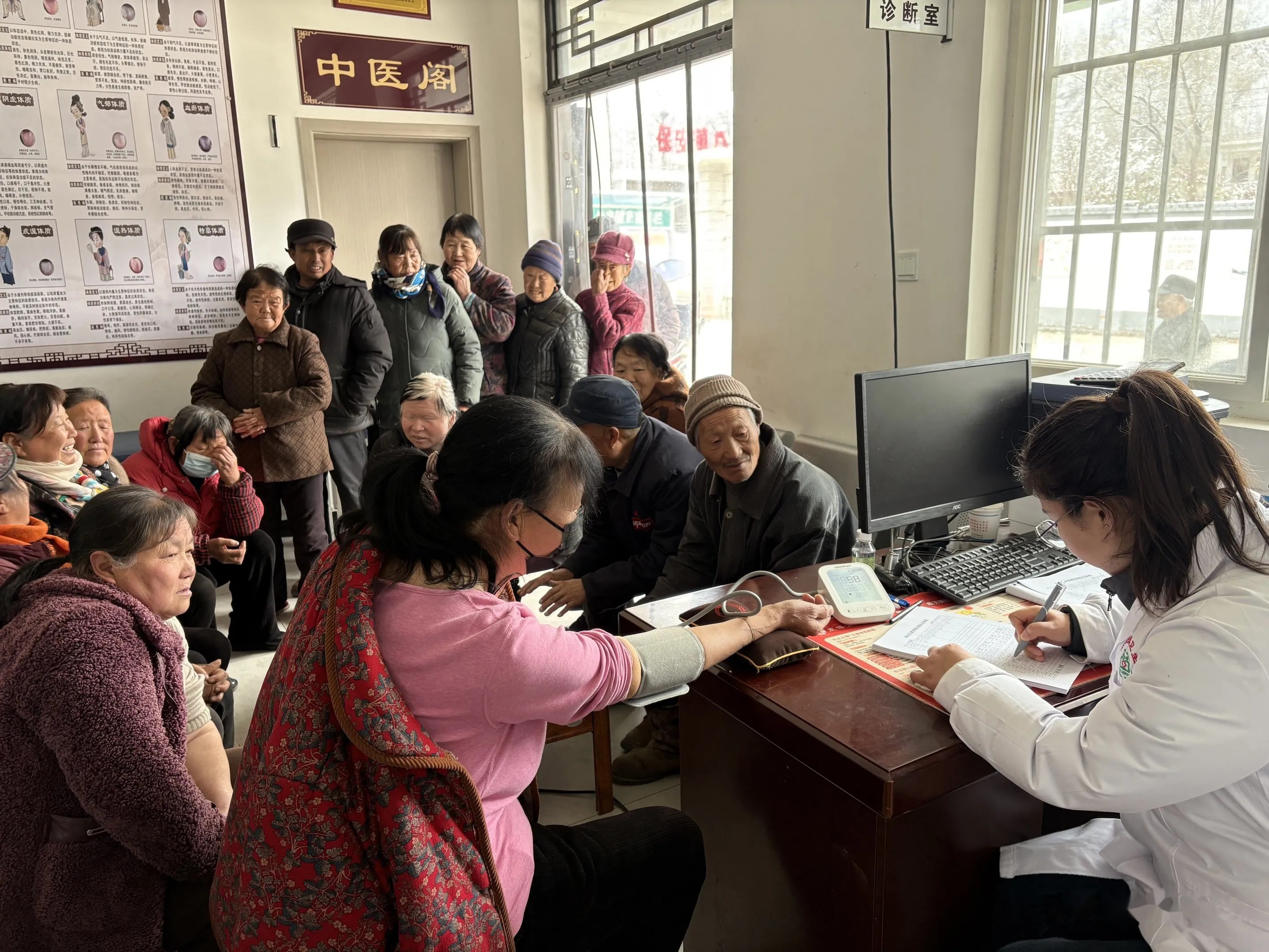 陕西洛南县保安镇卫生院服务群众暖人心