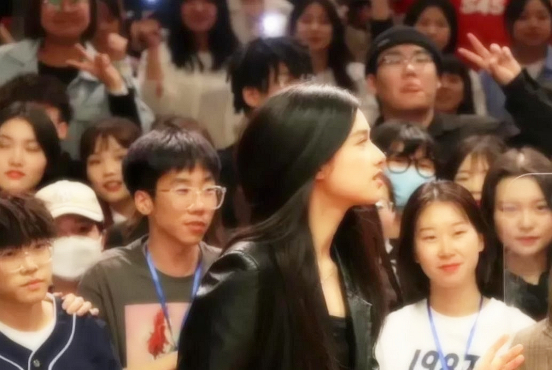 明星和素人真的有壁啊这张好明显你觉得呢