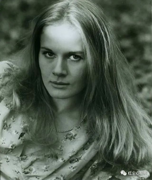 70年代法国女演员多米尼克·桑达的30张漂亮照片