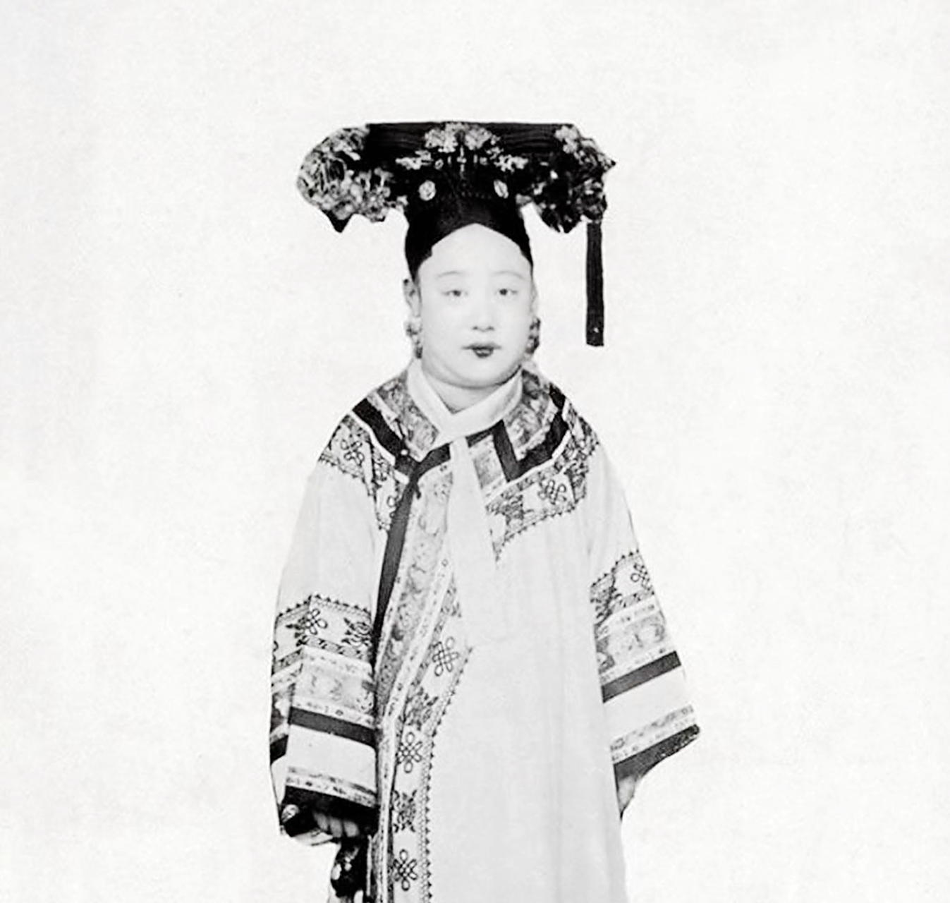 不禁让人觉得故事中的宫女真是恶毒.