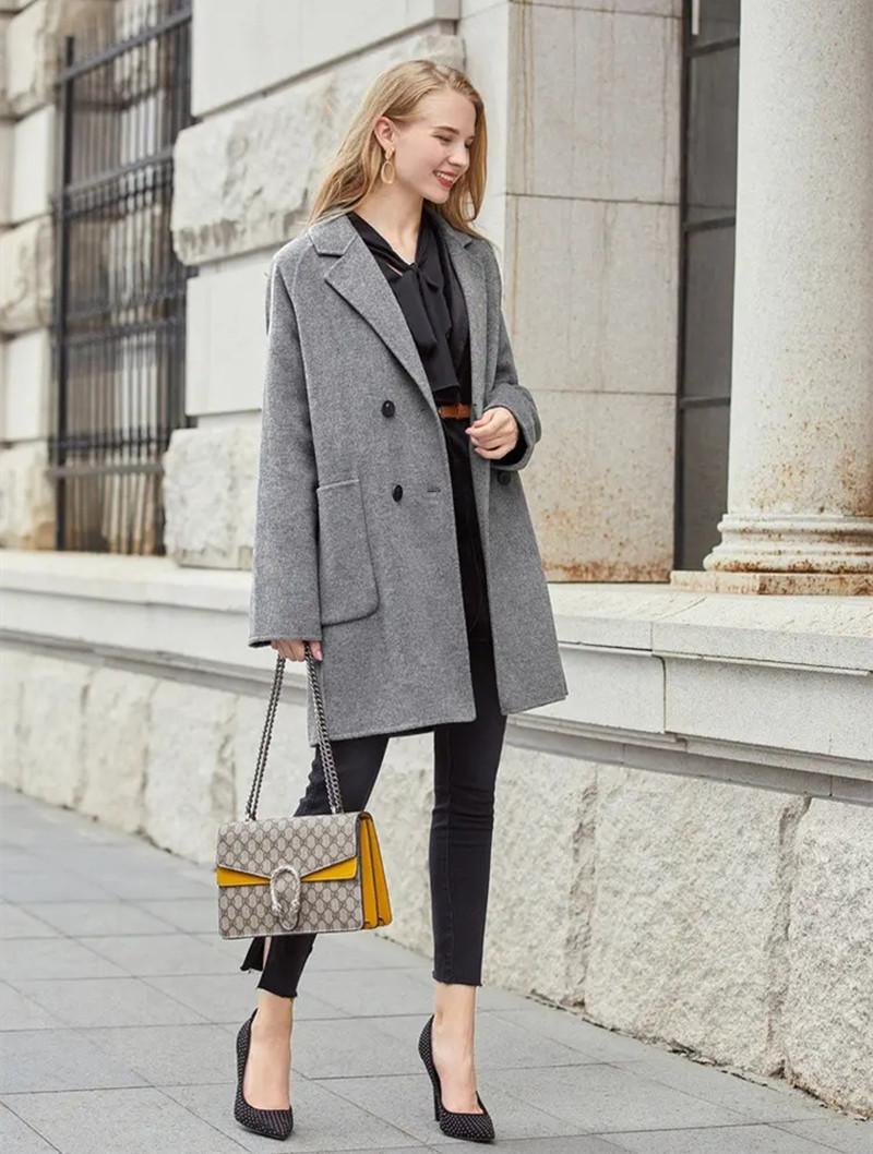 中长款毛呢大衣怎么搭配裤子