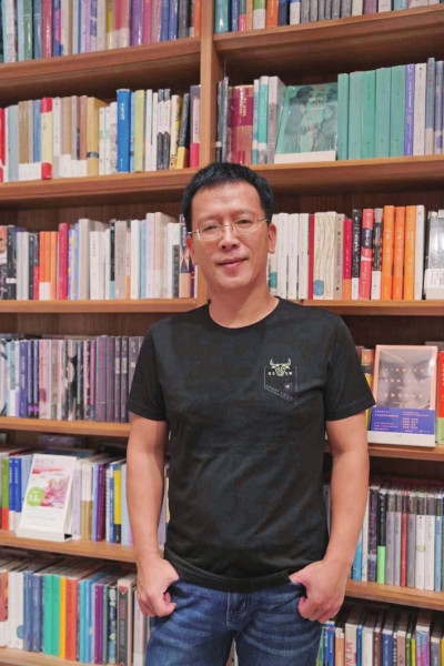 刘原:谁不是从白衣飘飘到沧桑中年呢?