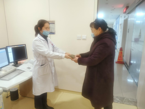 靖宇县人民医院丨拾金不昧弘扬优良美德传承正能量