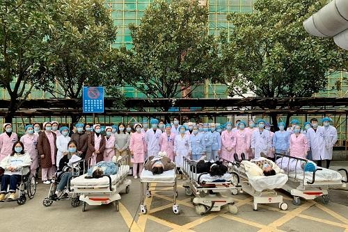 创伤应急护理小组组织群体伤抢救演练