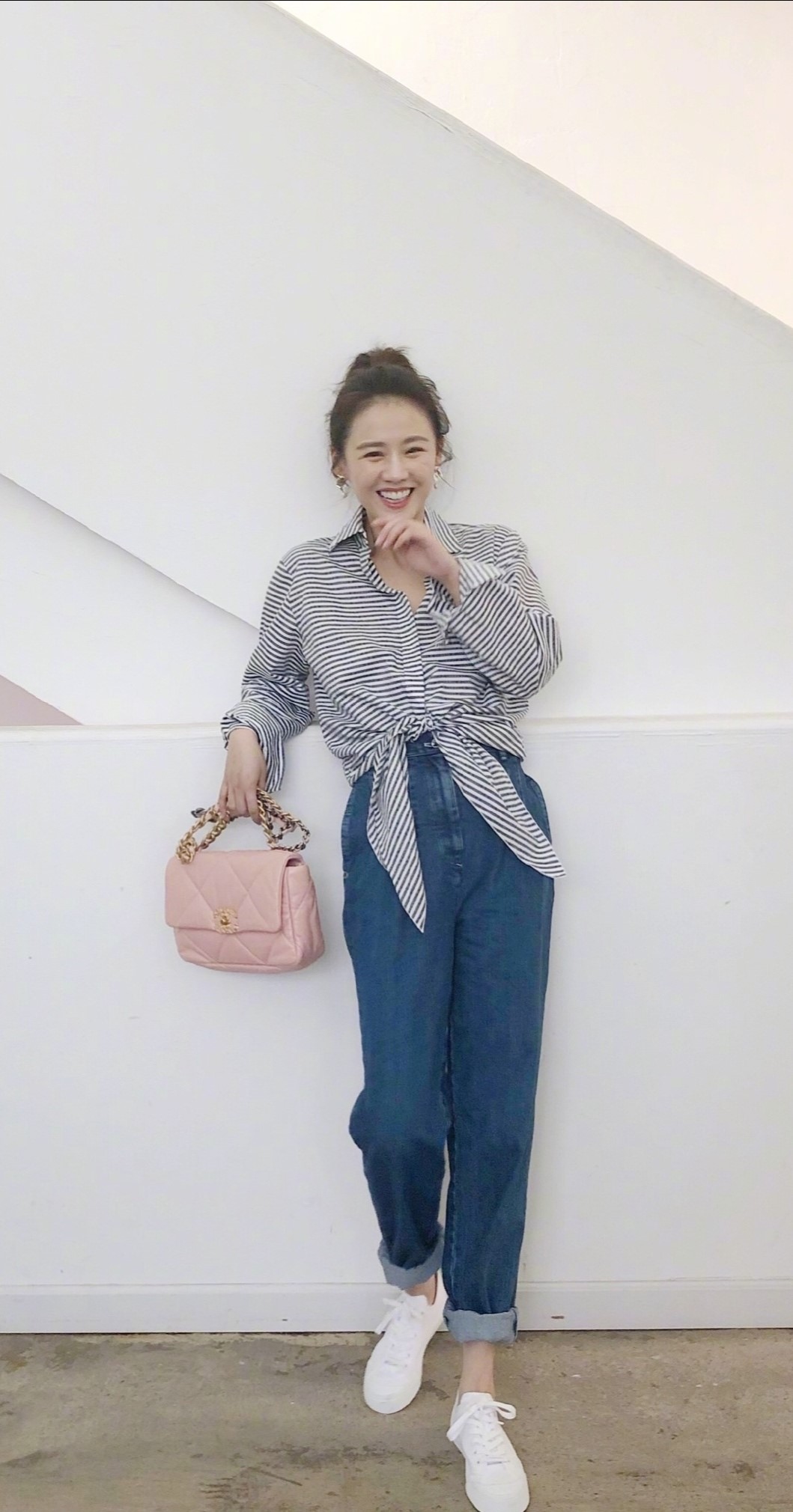 瘦身成功的马思纯真好看,玩转夏日青春活力穿搭,可盐可甜又迷人