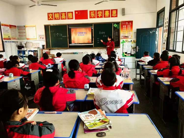 —隆回县城西学校开展"学雷锋,树新风"系列活动