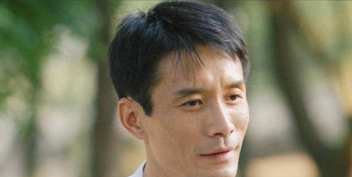 总演配角的田小洁,其貌不扬还离过婚,到底有什么魅力娶到江珊?